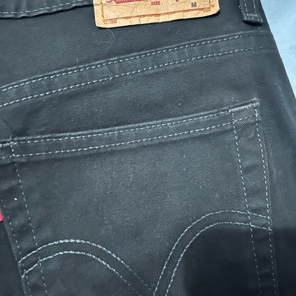 Levi’s Jeans Women’s size 12 Black 12x32 bootcut - Picture 4 of 4